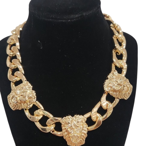🔹️Natasha🔹️ 3 Lion Head Cuban curb chain link statement Thick necklace ✨️🦁 - Picture 3 of 6